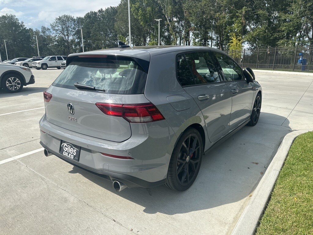 2024 Volkswagen Golf GTI 380 SE photo 2
