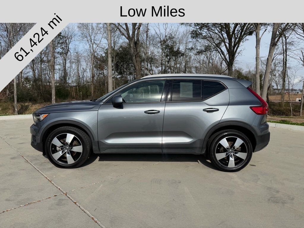 Used 2019 Volvo XC40 Momentum SUV