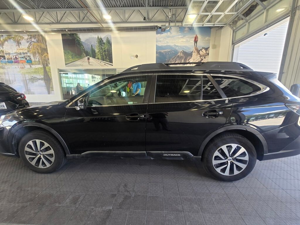 Used 2022 Subaru Outback Premium SUV