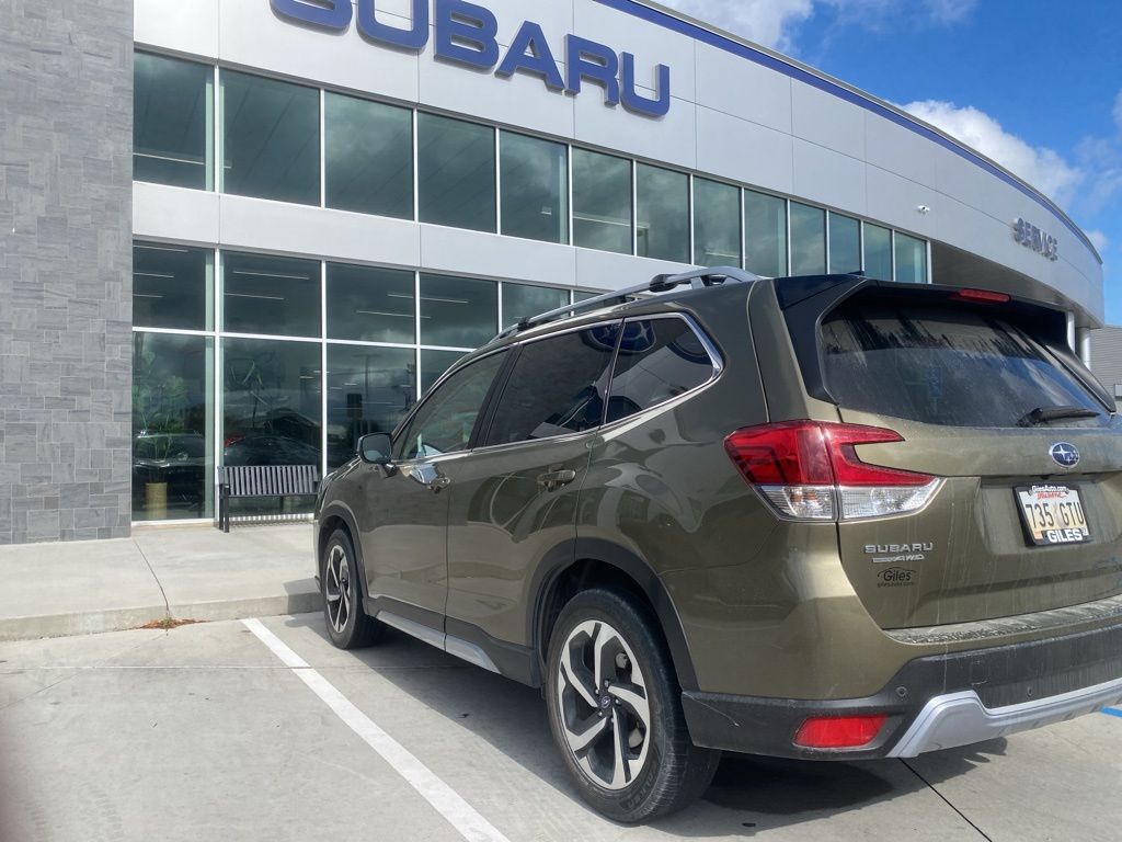 2024 Subaru Forester Touring photo 2
