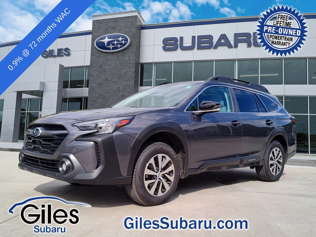 2025 Subaru Outback Premium's photo