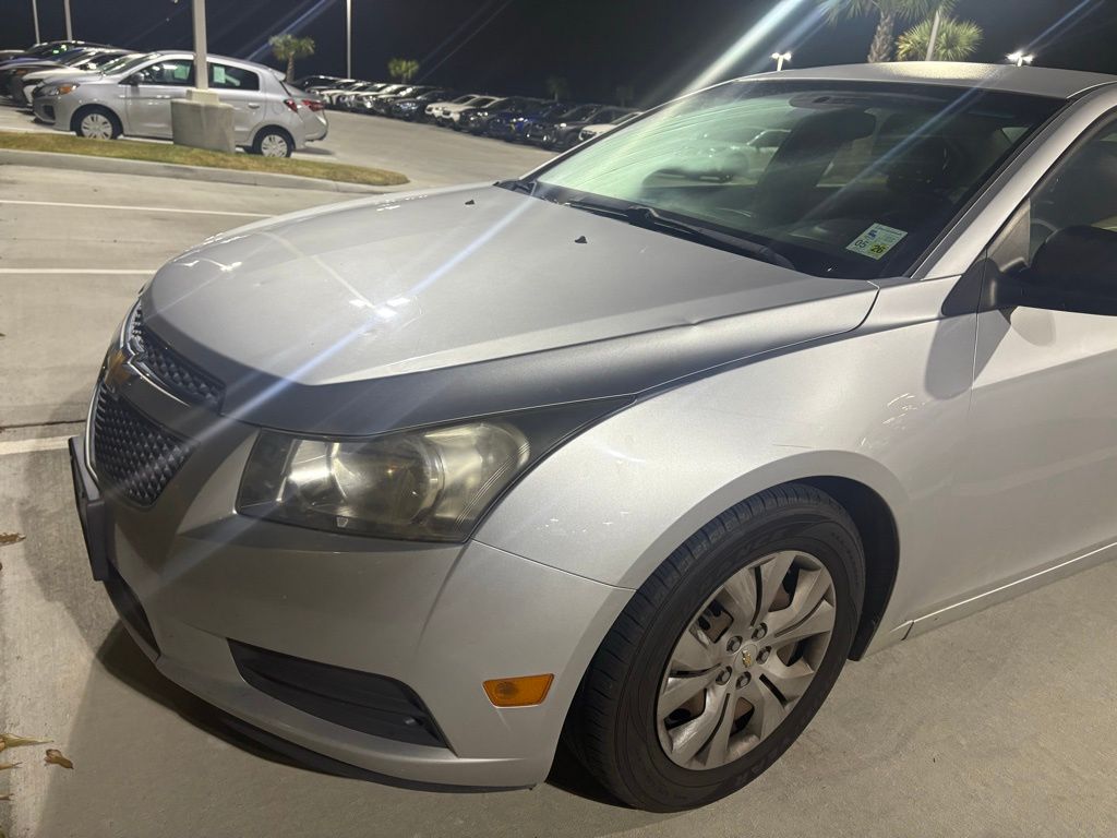 2012 Chevrolet Cruze LS's photo