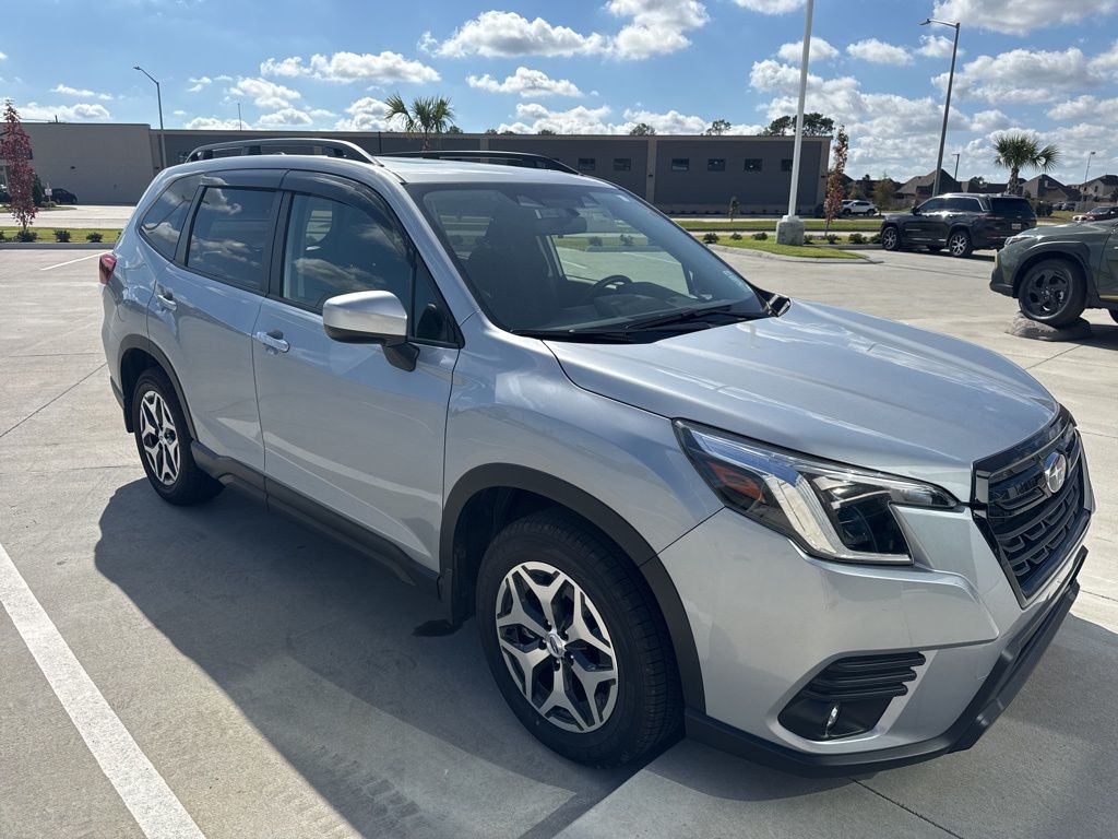 2024 Subaru Forester Premium photo 3