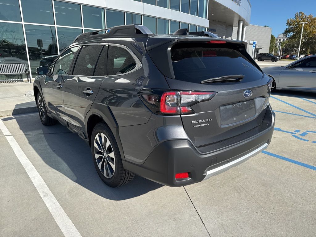 2025 Subaru Outback Touring photo 3