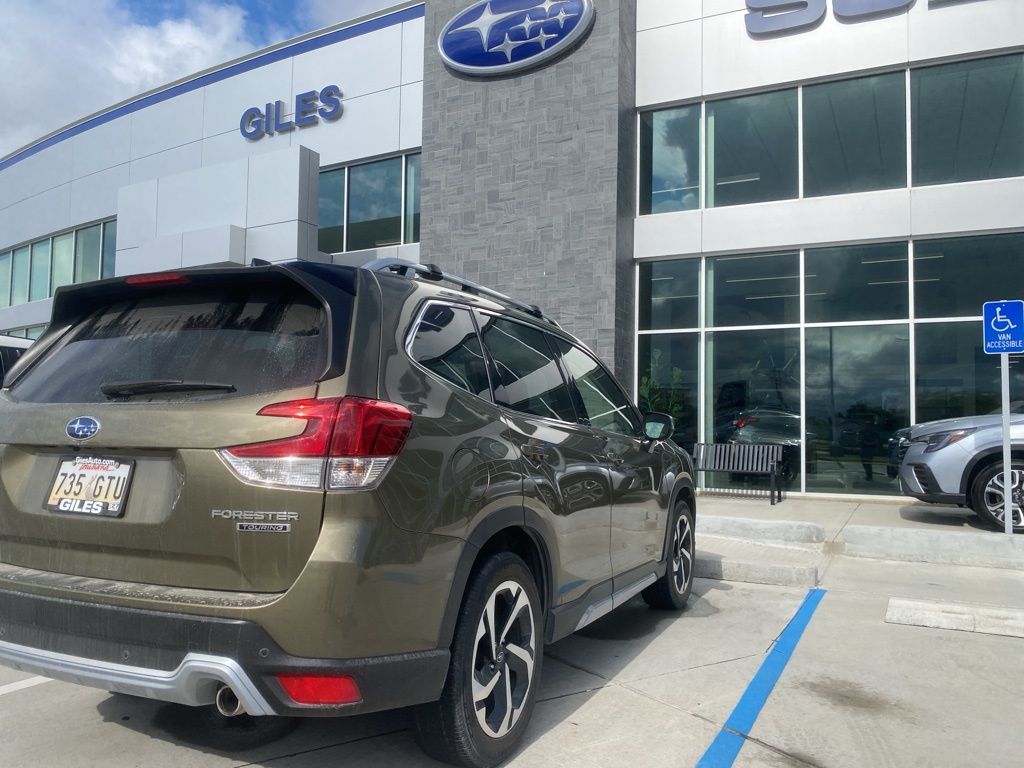 2024 Subaru Forester Touring photo 3