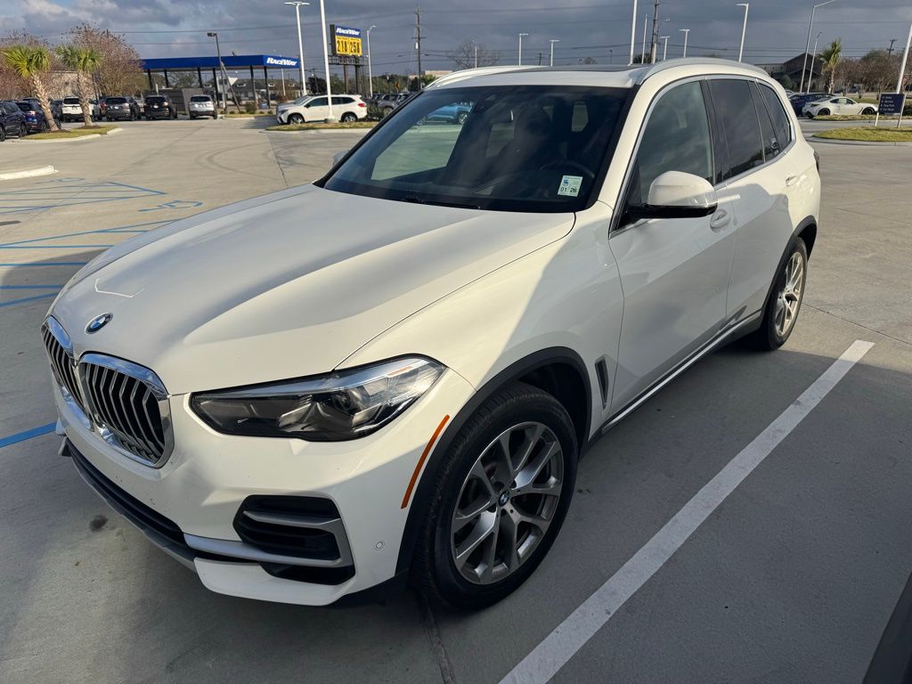 2022 BMW X5 40i's photo
