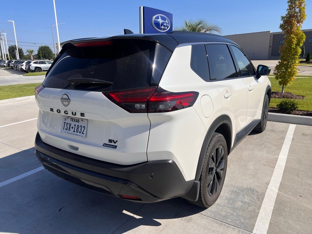 2023 Nissan Rogue SV photo 3