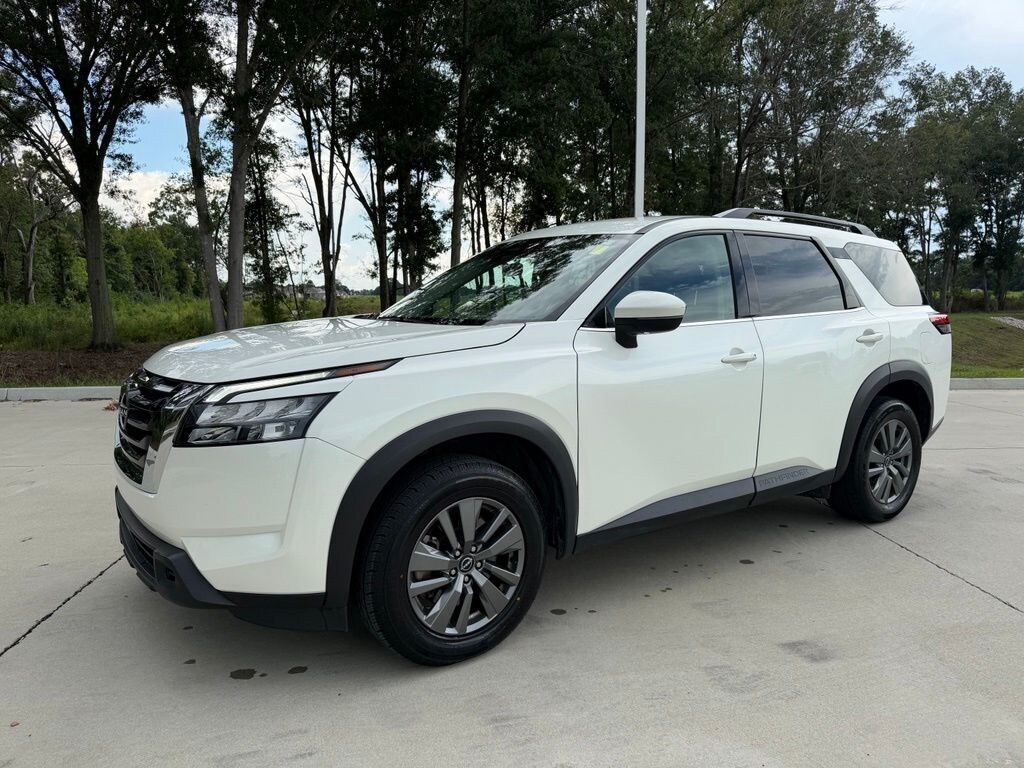 Used 2024 Nissan Pathfinder SV SUV