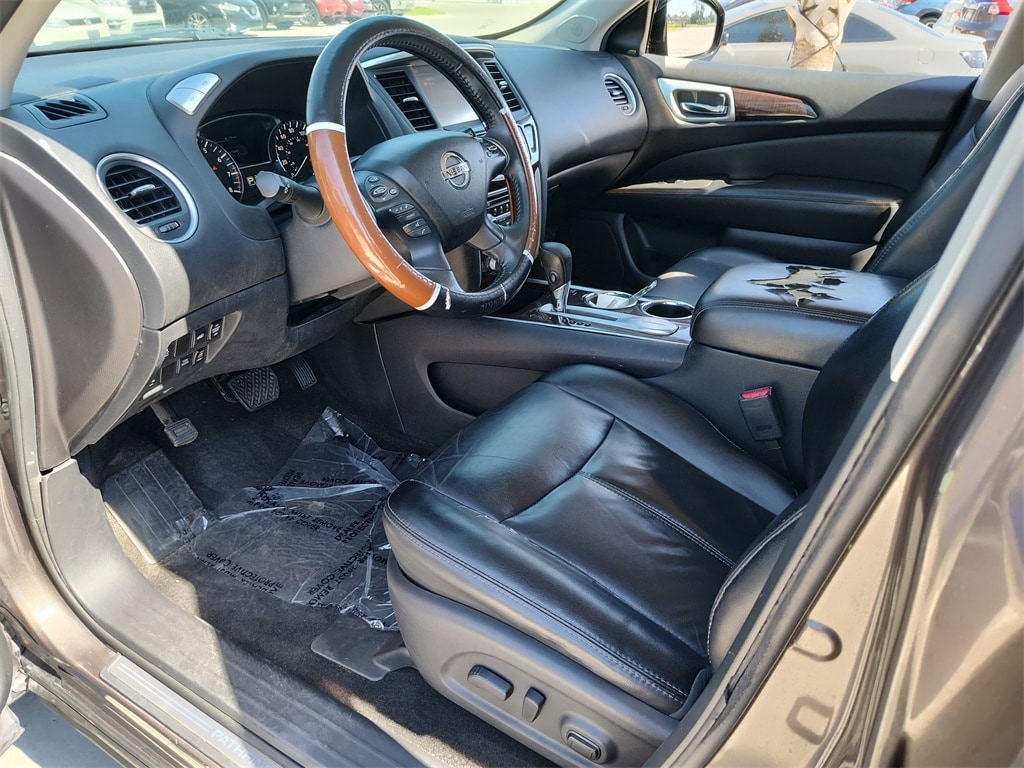 Used 2015 Nissan Pathfinder SL with VIN 5N1AR2MN9FC723523 for sale in Lafayette, LA