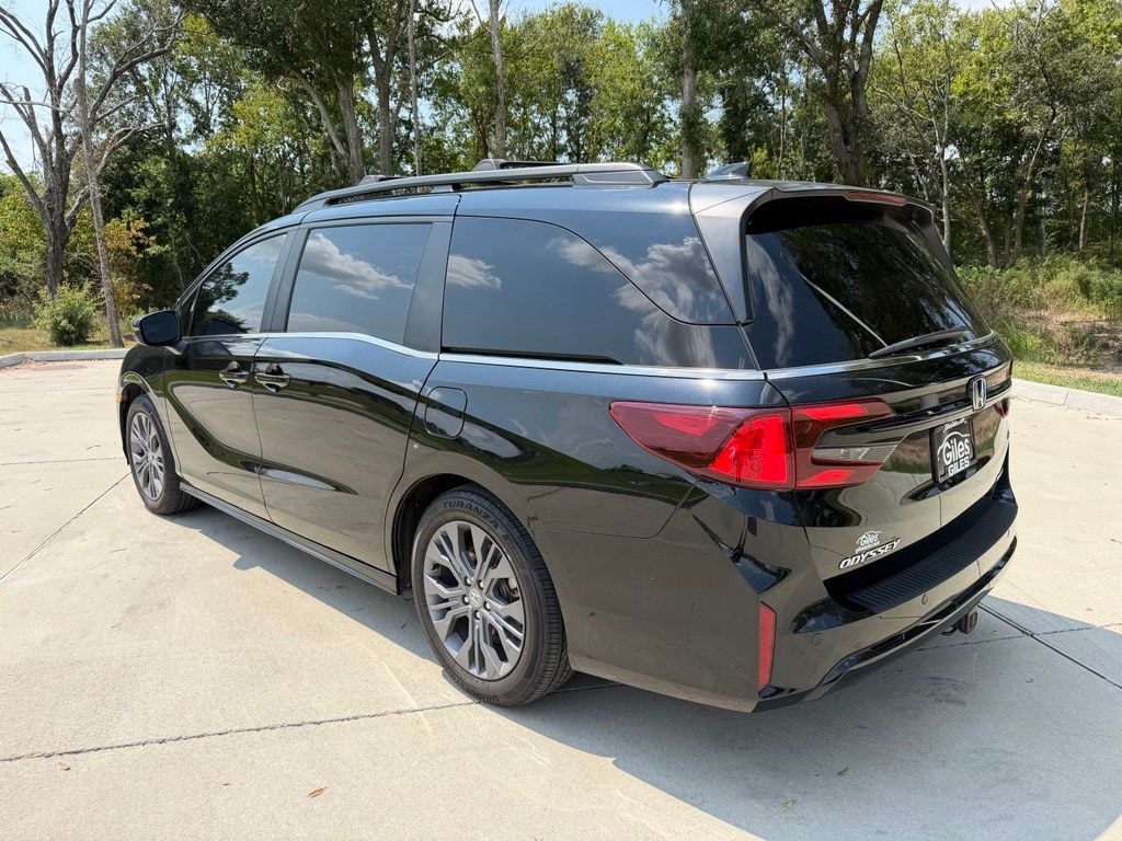 Used 2025 Honda Odyssey Touring Minivan/Van