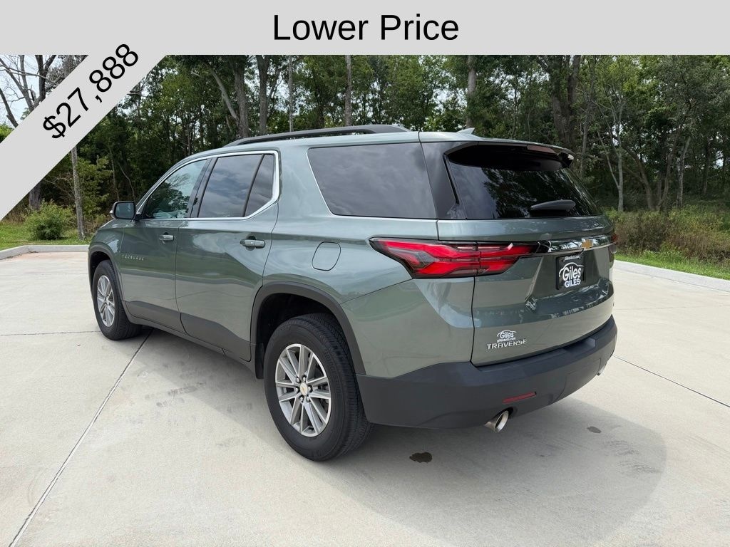 Used 2023 Chevrolet Traverse LT SUV