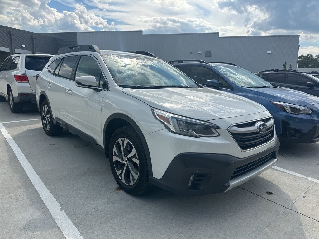 2020 Subaru Outback Limited photo 2