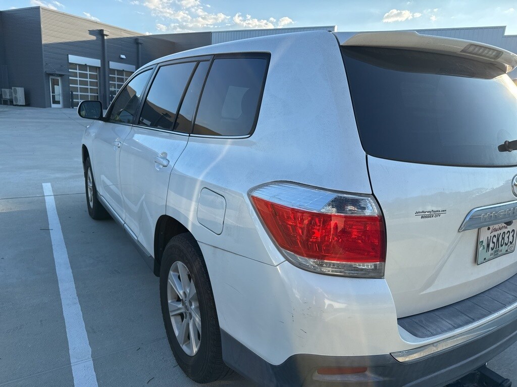 2011 Toyota Highlander SE photo 3