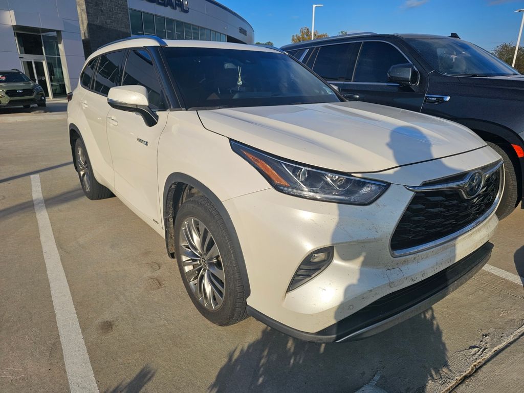 2020 Toyota Highlander Hybrid Platinum photo 3