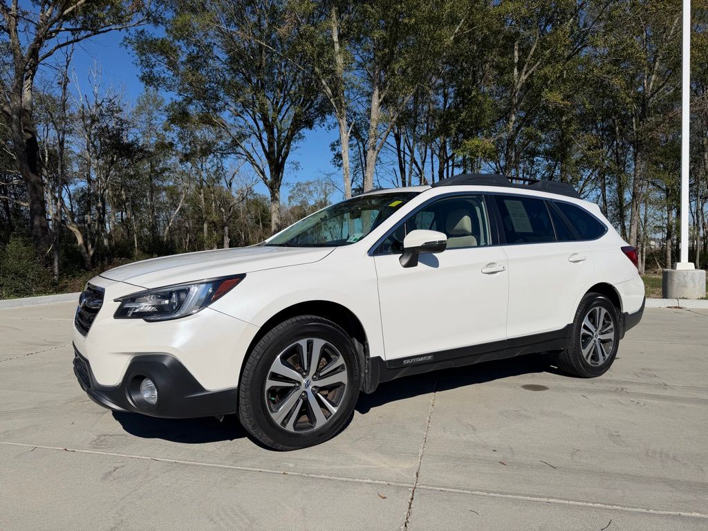 2019 Subaru Outback Limited's photo