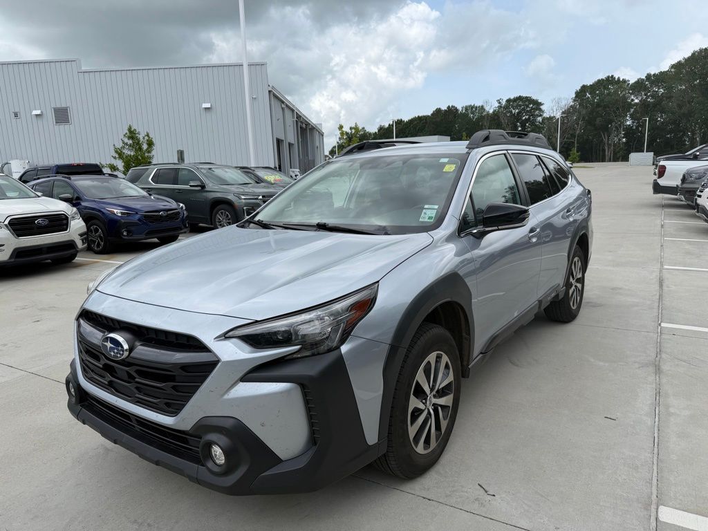 2024 Subaru Outback Premium's photo