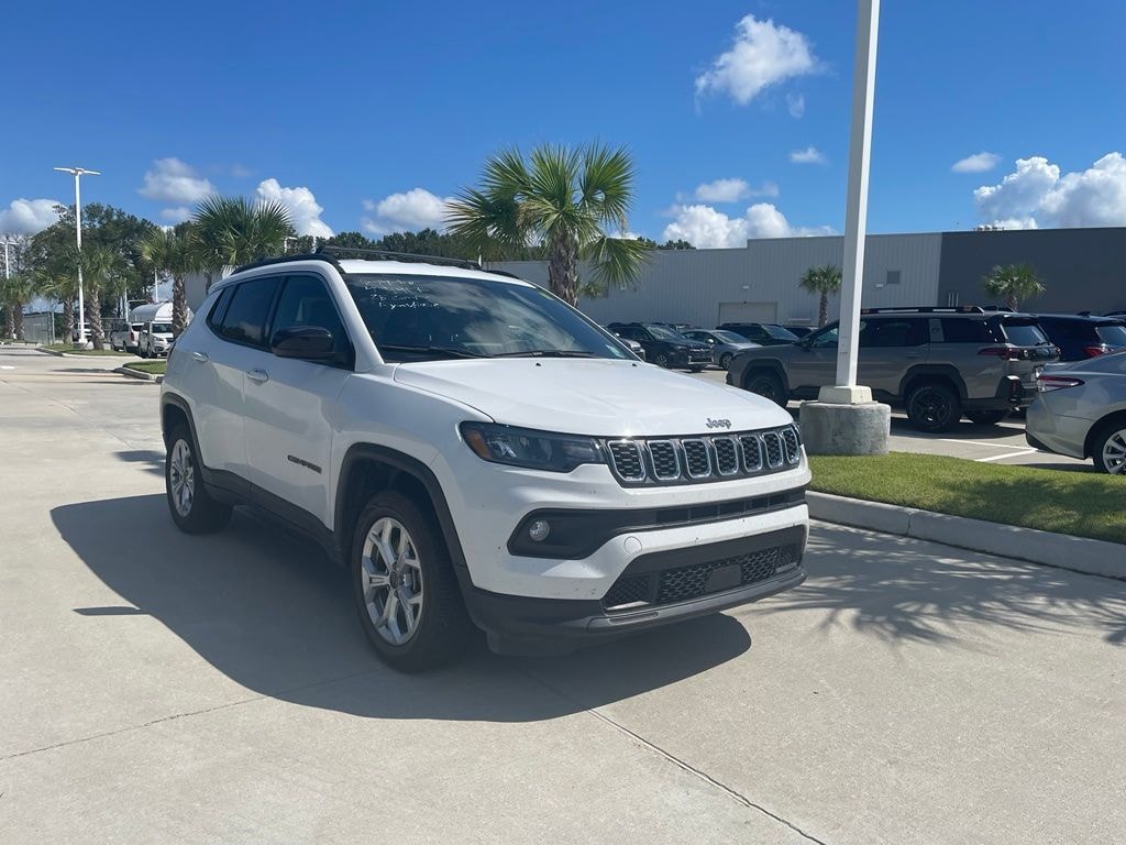 Used 2025 Jeep Compass Latitude SUV