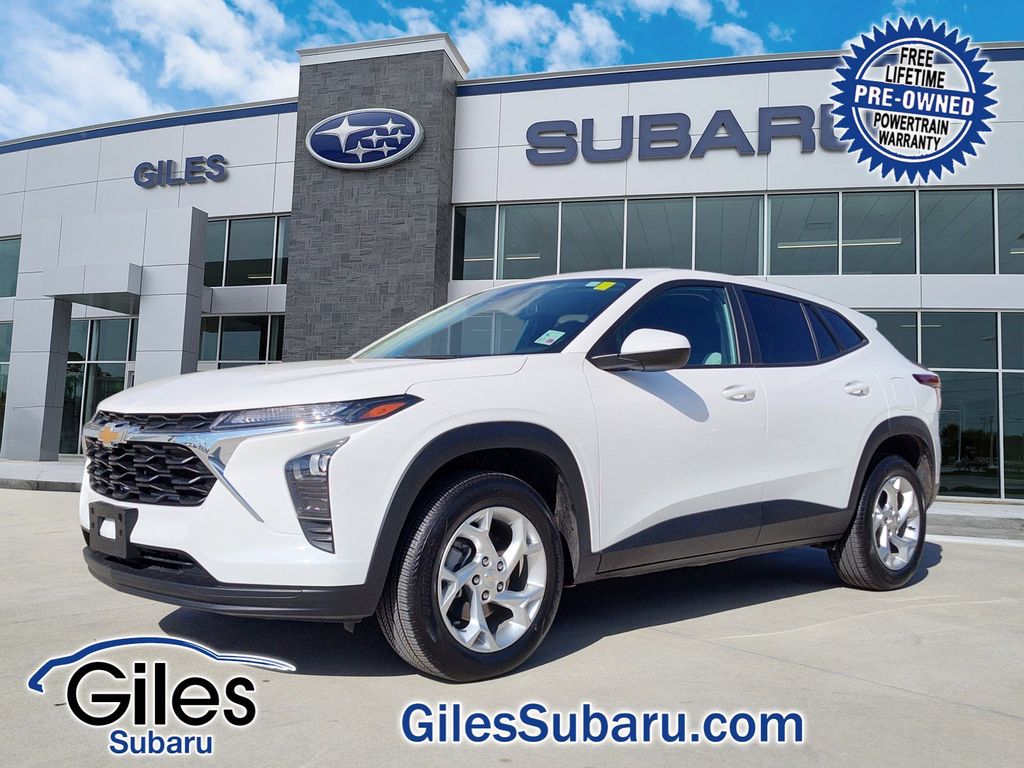 2024 Chevrolet Trax LS's photo