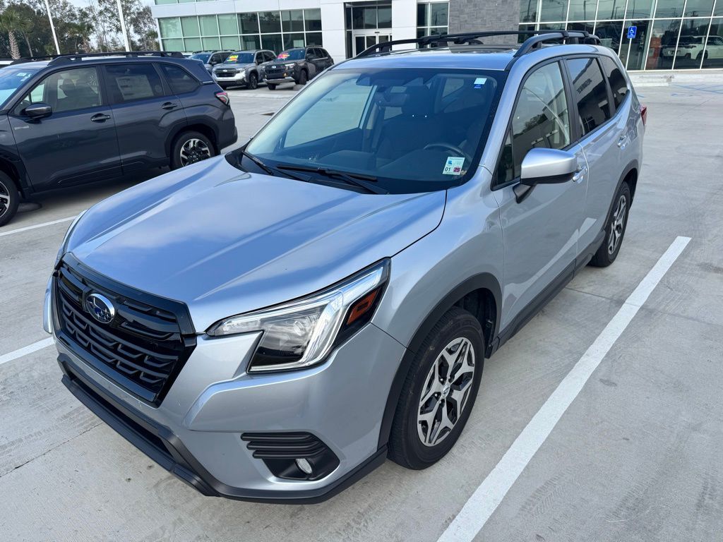 2023 Subaru Forester Premium's photo
