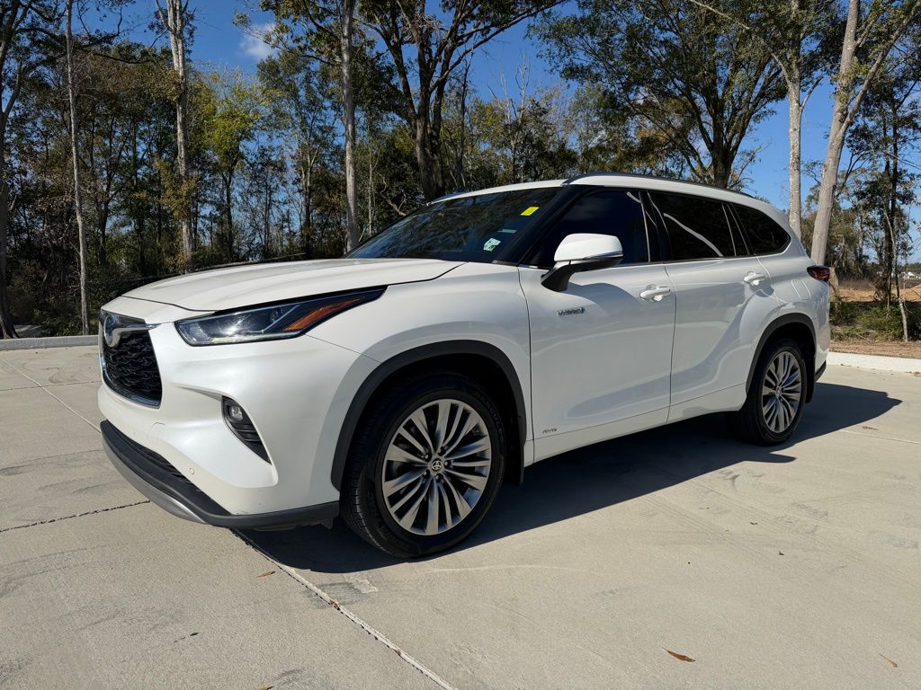 2020 Toyota Highlander Platinum's photo