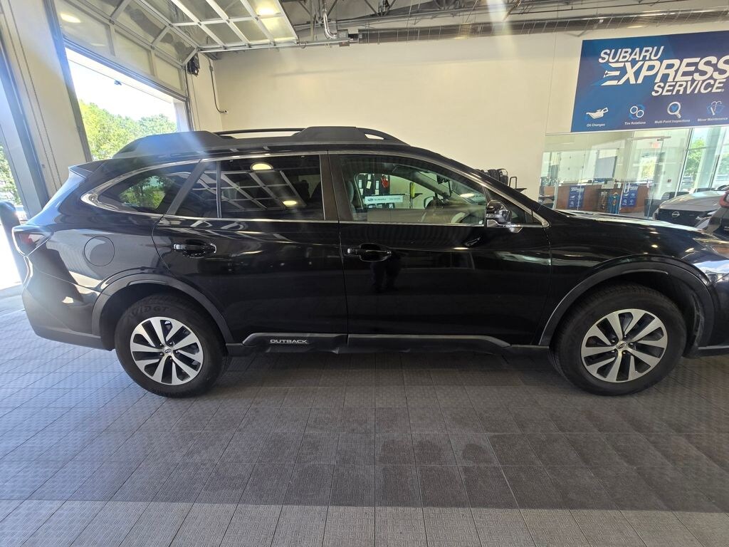 Used 2022 Subaru Outback Premium SUV