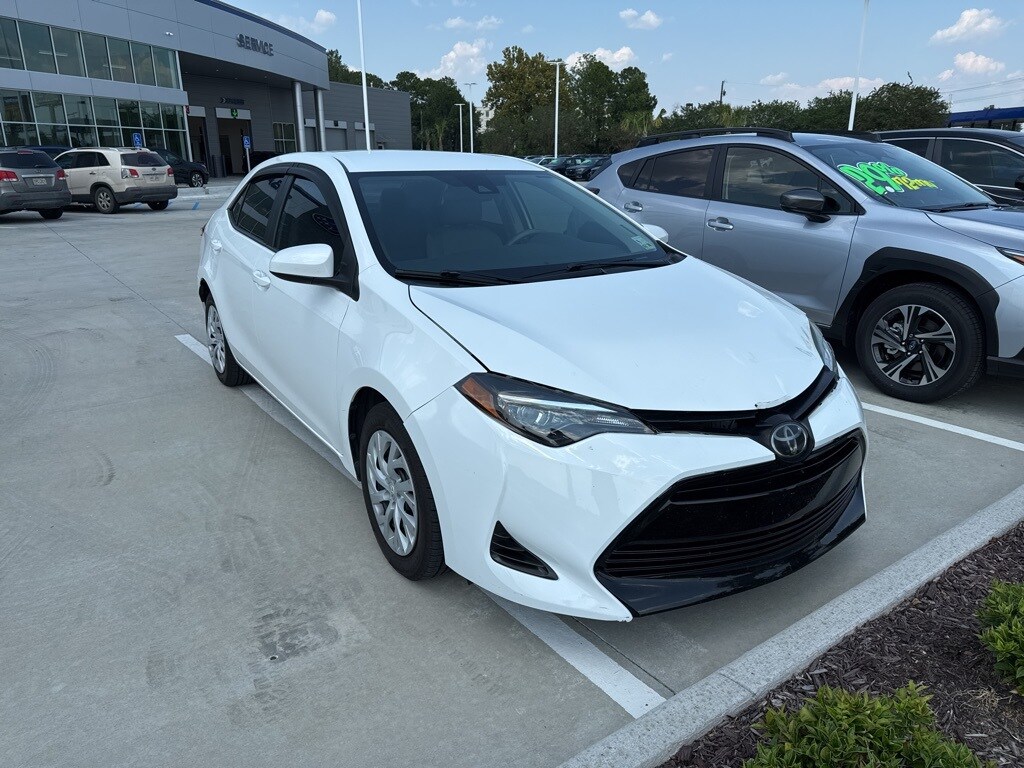 2019 Toyota Corolla L photo 2