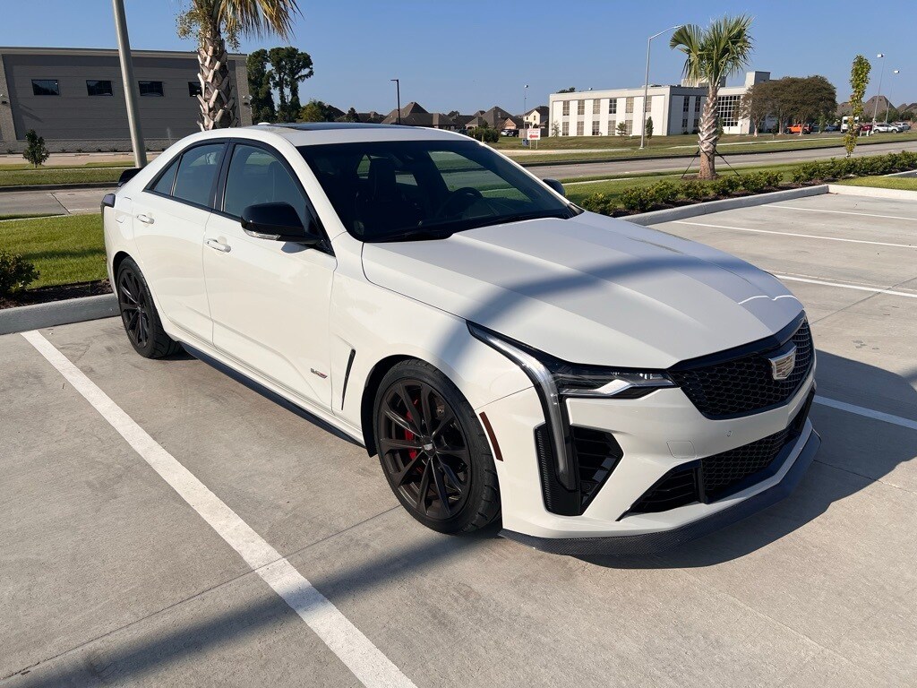 2023 Cadillac CT4 photo 2
