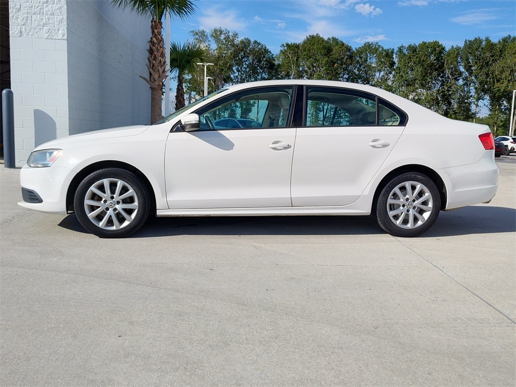 Used 2011 Volkswagen Jetta 2.5L SE Sedan