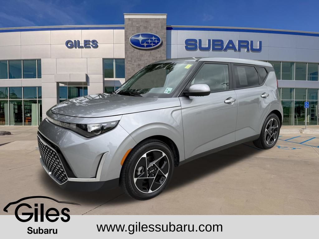 2024 Kia Soul 2.0L EX 6 IVT's photo