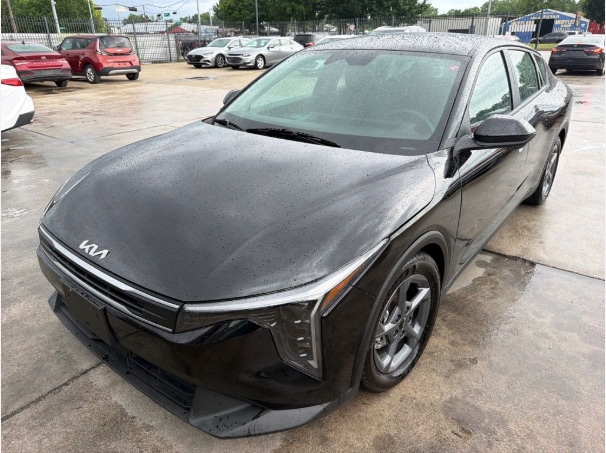 2025 Kia K4 LXS AT's photo