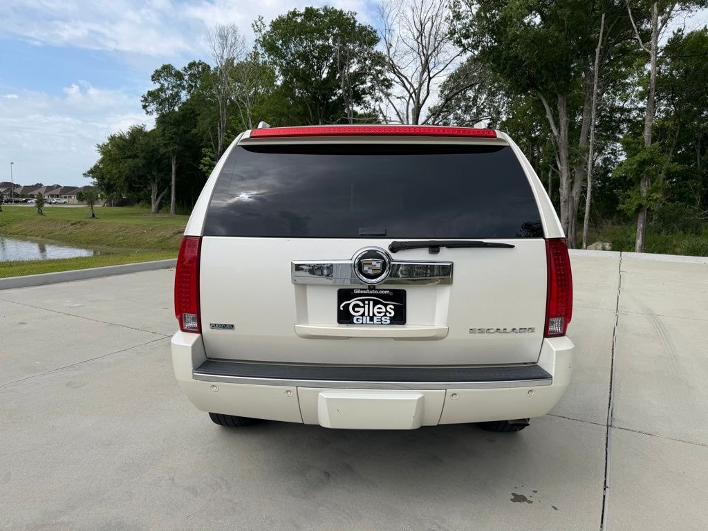 Used 2010 Cadillac Escalade Luxury SUV