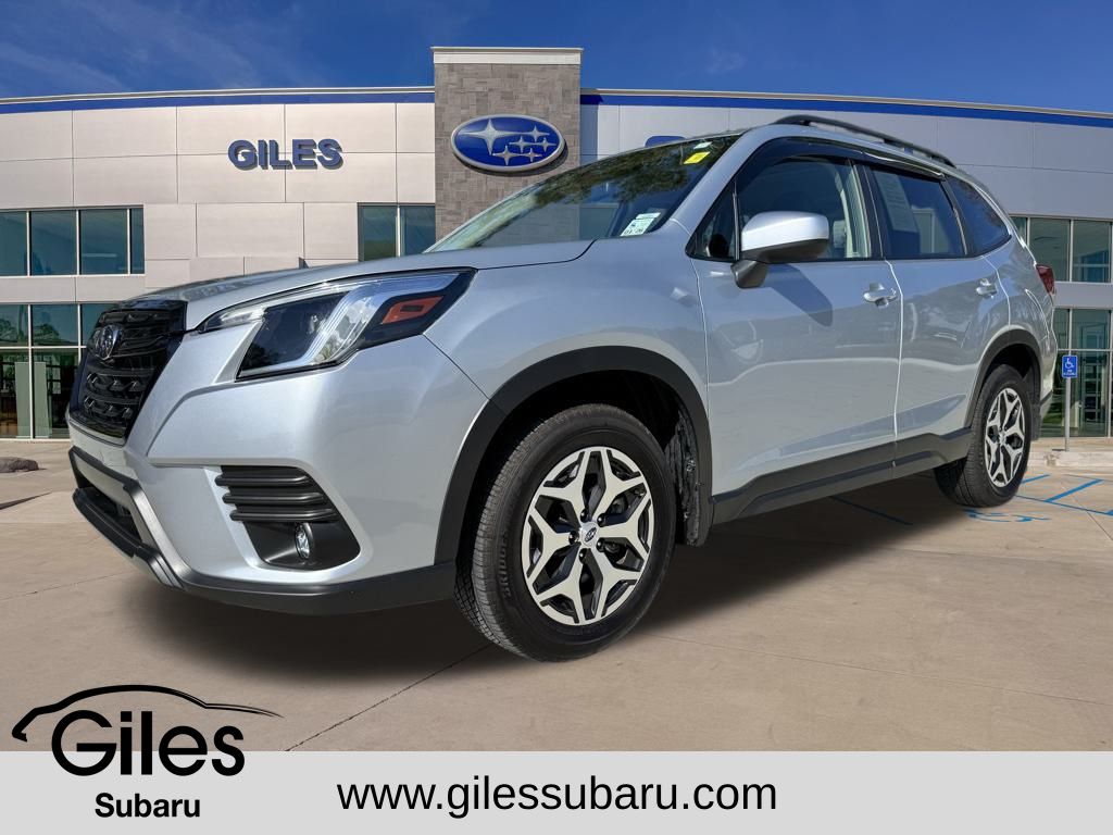 2024 Subaru Forester Premium's photo