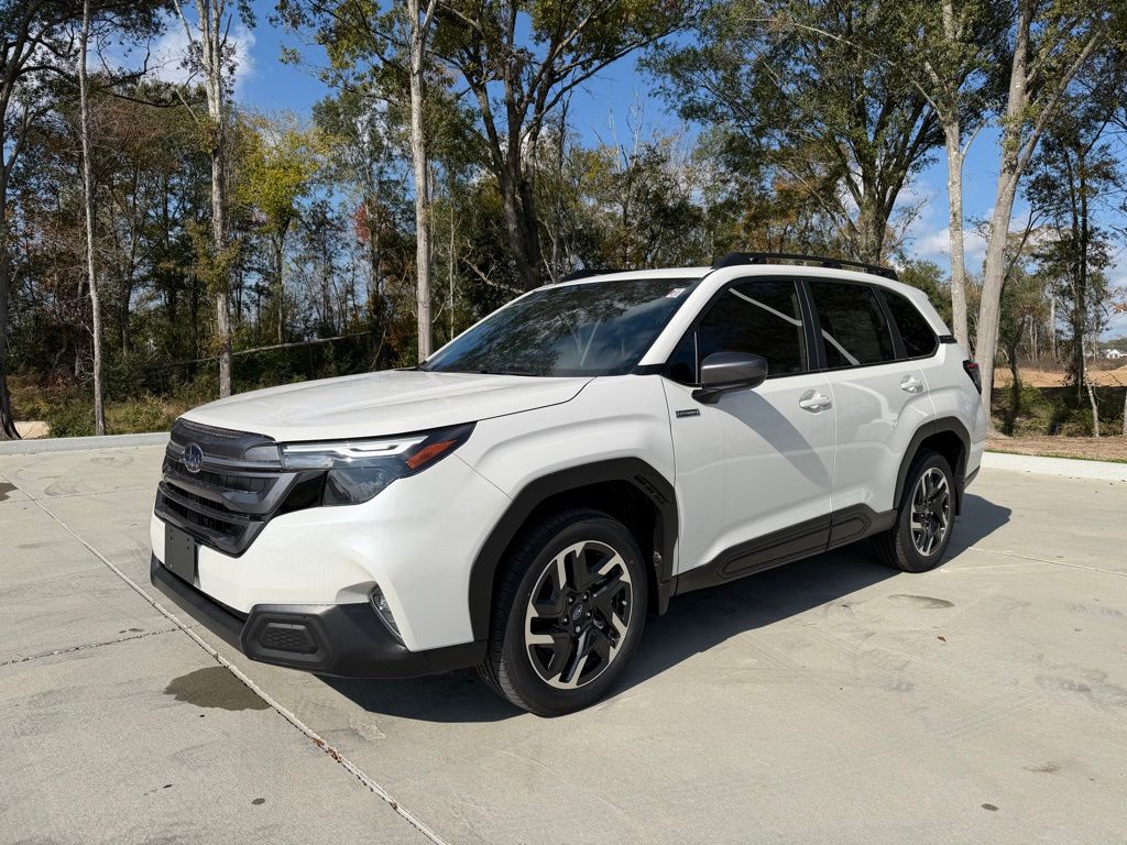 2025 Subaru Forester Premium's photo