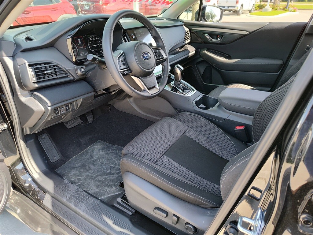 2025 Subaru Outback Premium photo 2