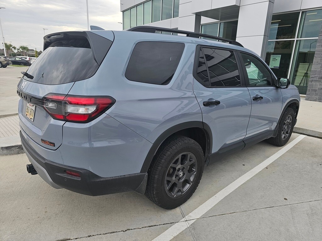 2024 Honda Pilot TrailSport photo 3