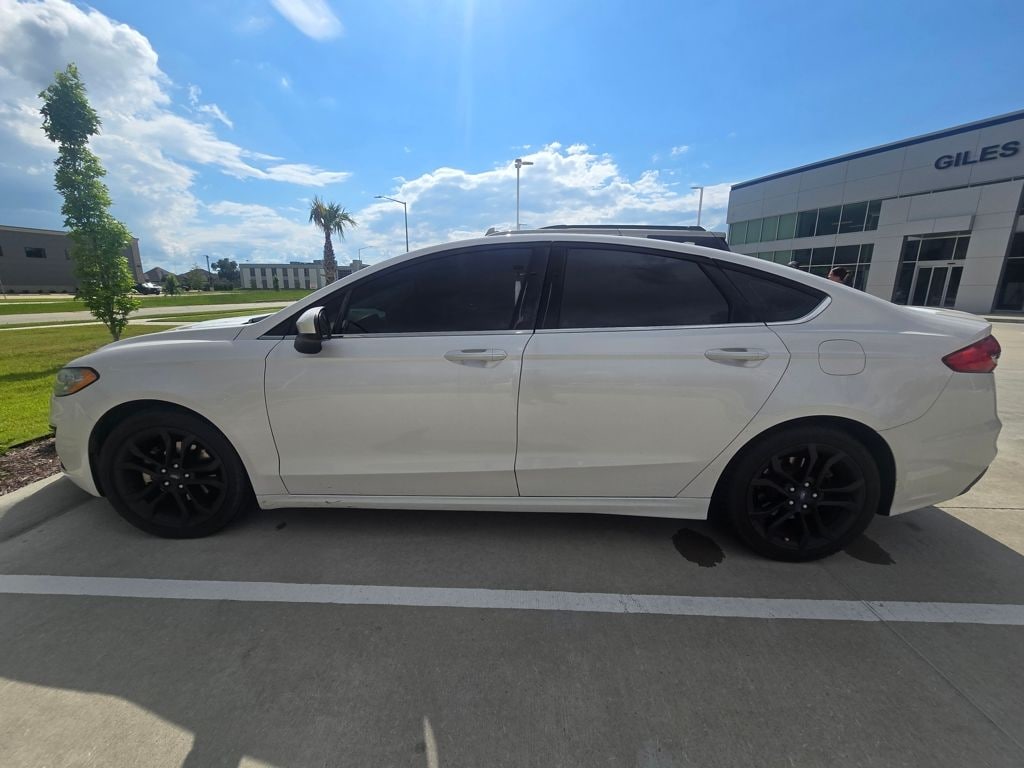Used 2019 Ford Fusion SE Sedan
