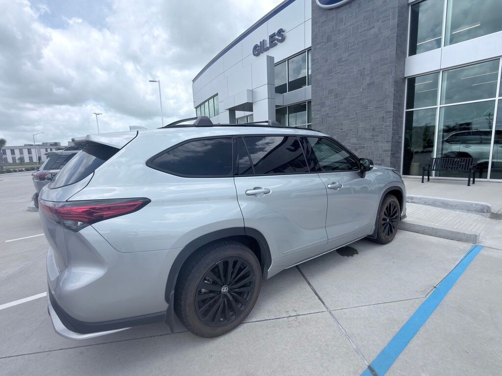 Used 2023 Toyota Highlander XSE SUV