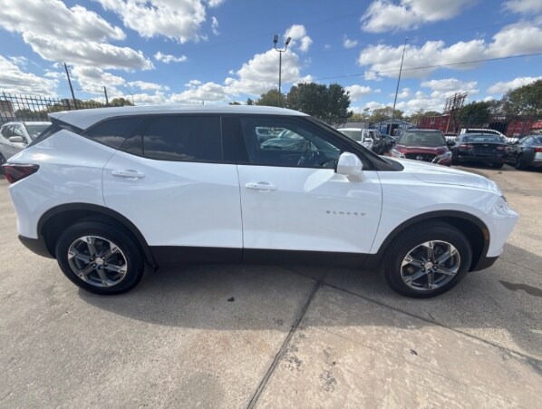 2025 Chevrolet Blazer 2LT photo 4