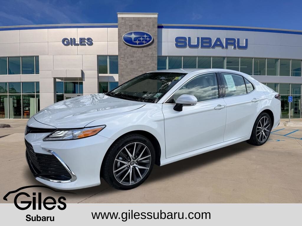 Used 2024 Toyota Camry Hybrid XLE Sedan