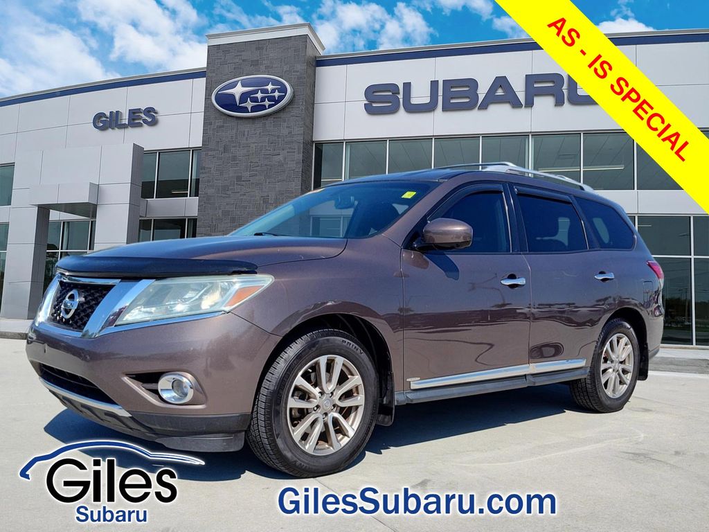 2015 Nissan Pathfinder SL's photo