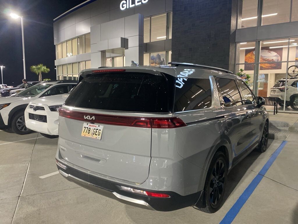 Used 2024 Kia Carnival SX Minivan/Van