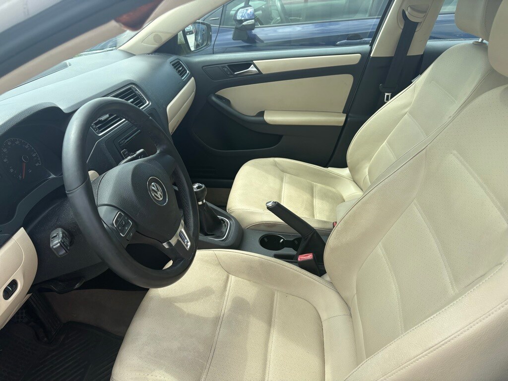2011 Volkswagen Jetta 2.5L SE photo 4