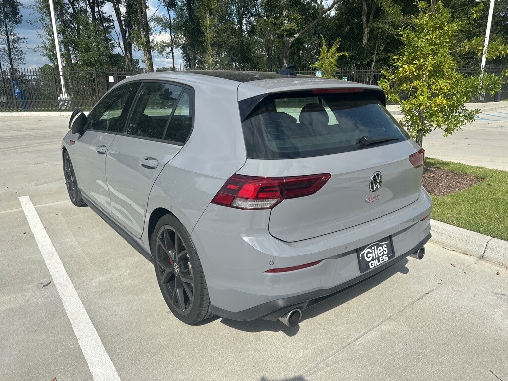 2024 Volkswagen Golf GTI 380 SE photo 3