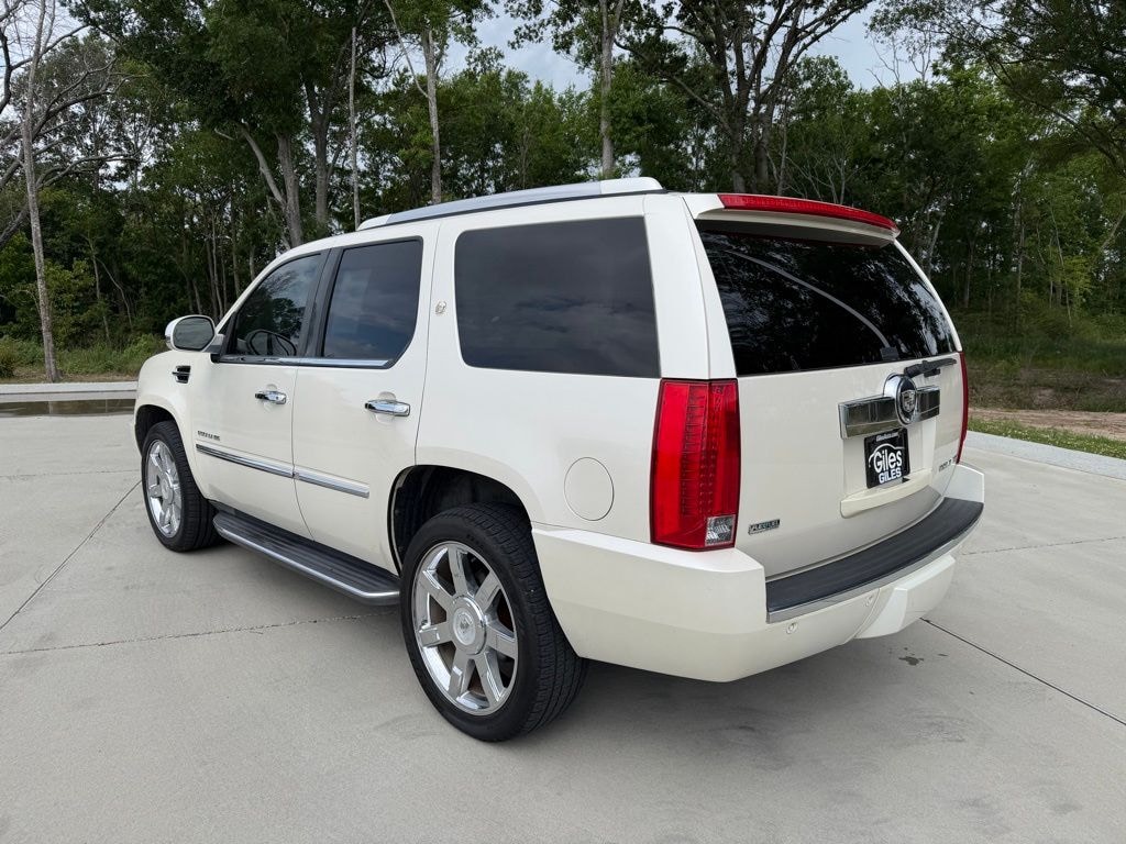 Used 2010 Cadillac Escalade Luxury SUV