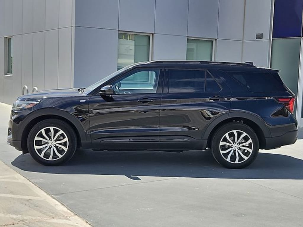 Used 2025 Ford Explorer ST-Line SUV