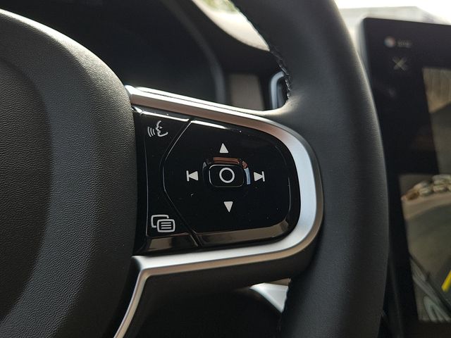 2026 Volvo XC90 Plus - Photo 21