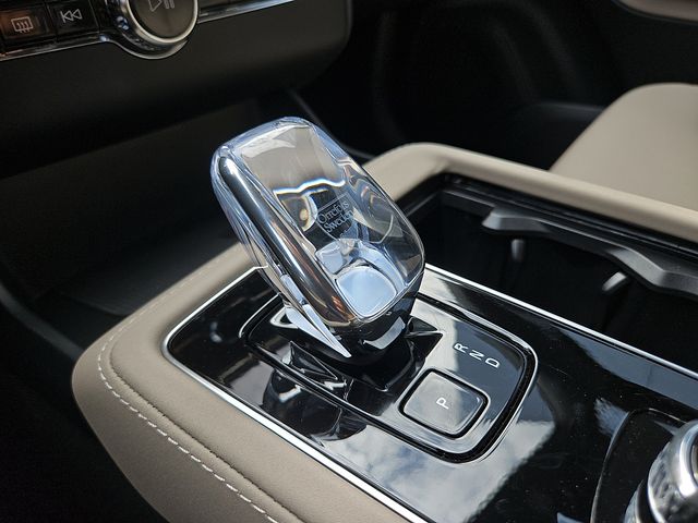 2026 Volvo XC90 Plus - Photo 26