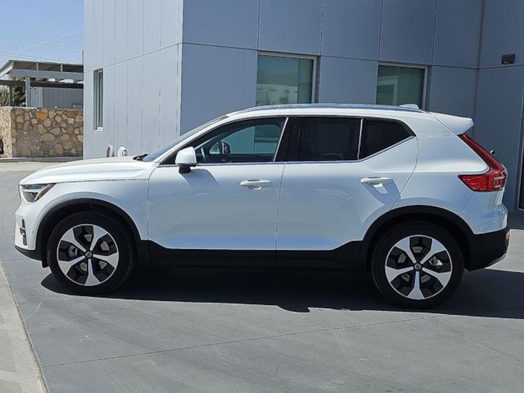 Used 2025 Volvo XC40 B5 Plus Bright Theme SUV