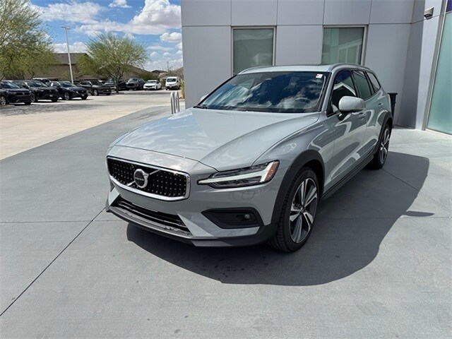 2026 Volvo V60 Cross Country B5 Plus photo 3