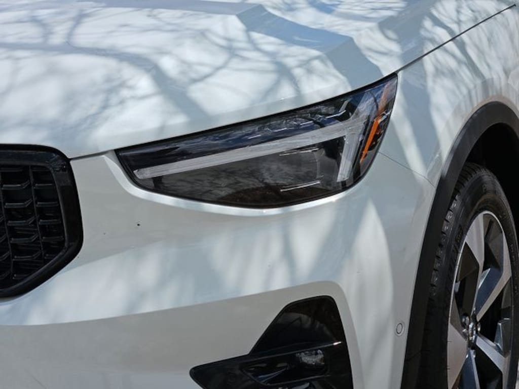 New 2026 Volvo XC40 B4 Plus SUV
